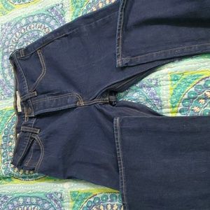 Levi's premium denim ribcage boot in a dark denim, washed once. 28/33